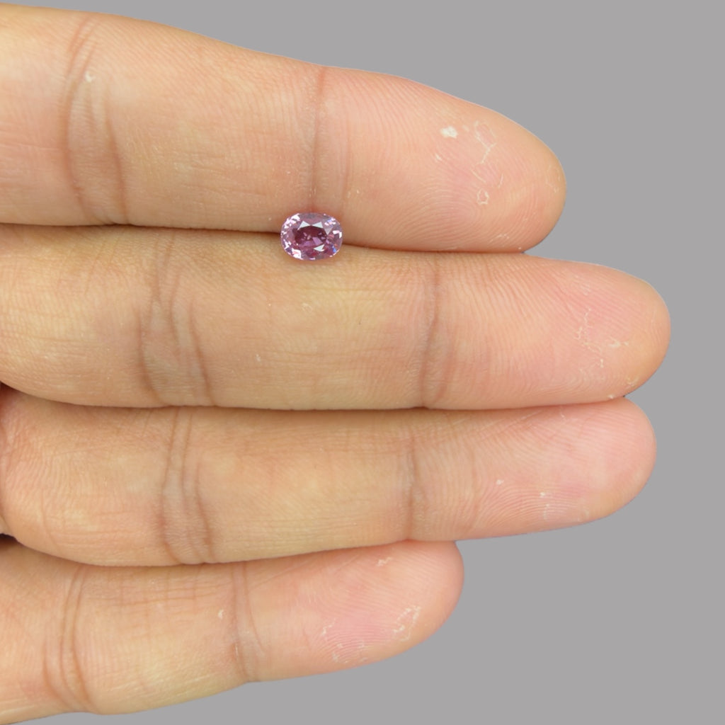 Oval Shape in Natural Pink Sapphire Gemstone 0.82 Carats & 6 x 4.6 mm Size