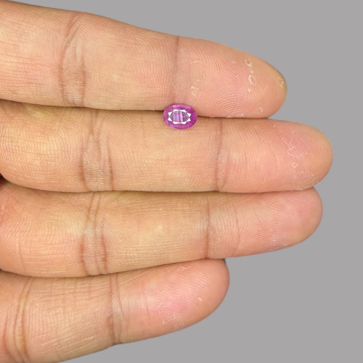 Oval Shape in Natural Pink Sapphire Gemstone 0.84 Carats & 7.2 x 5.1 mm Size