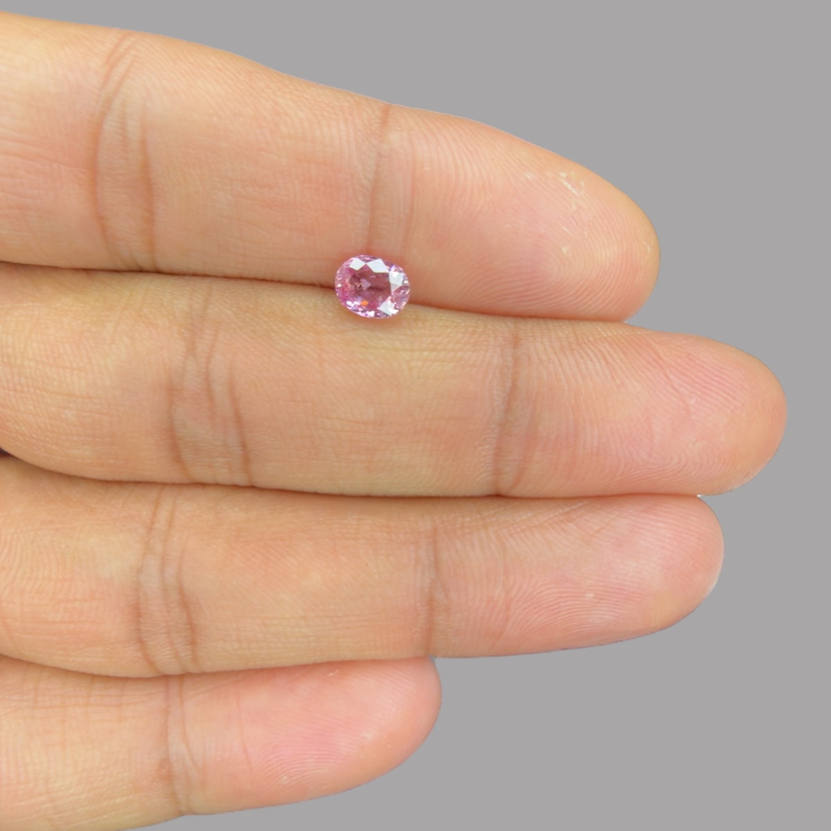 Oval Shape in Natural Pink Sapphire Gemstone 0.89 Carats & 6.3 x 4.9 mm Size