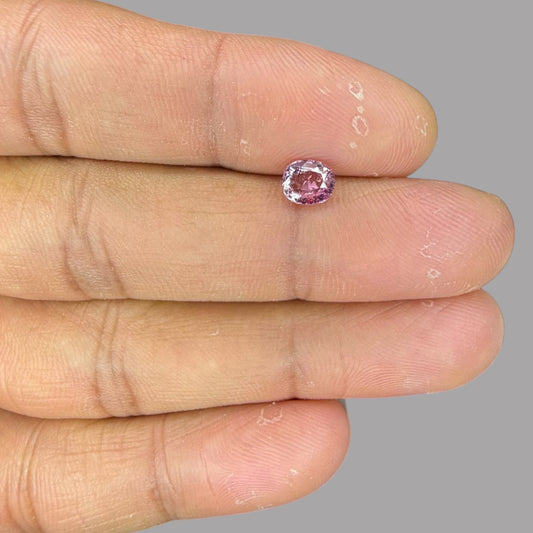 Oval Shape in Natural Pink Sapphire Gemstone 0.91 Carats & 6 x 5.1 mm Size