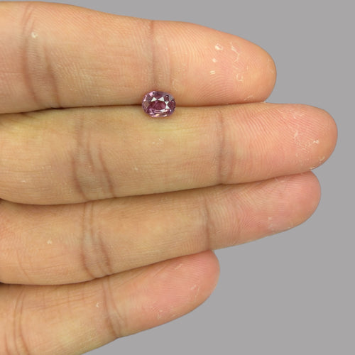Oval Shape in Natural Pink Sapphire Gemstone 0.95 Carats & 6.4 x 4.8 mm Size
