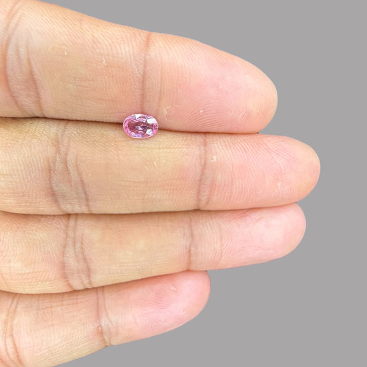 Oval Shape in Pink Sapphire Gemstone 0.50 Carats & 6.3 x 4.3 mm Size