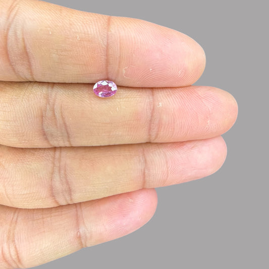 Oval Shape in Pink Sapphire Gemstone 0.50 Carats & 6 x 4.2 mm Size