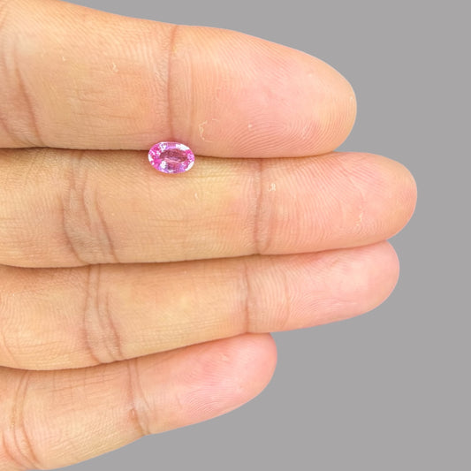 Oval Shape in Pink Sapphire Gemstone 0.77 Carats & 6.4 x 4.3 mm Size