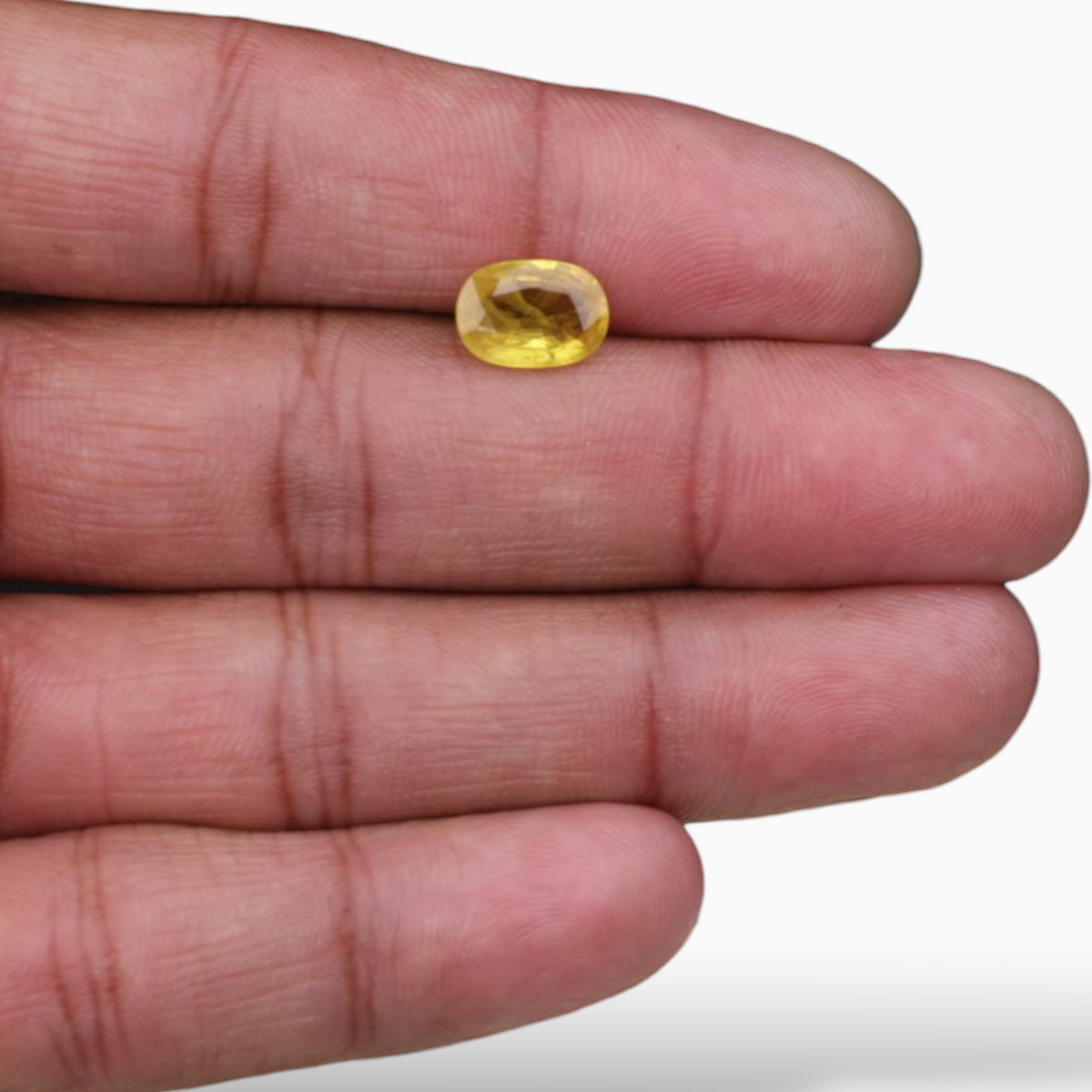 Oval Shape in Yellow Sapphire Gemstone 2.74 Carats & 10.3x7.3mm Size