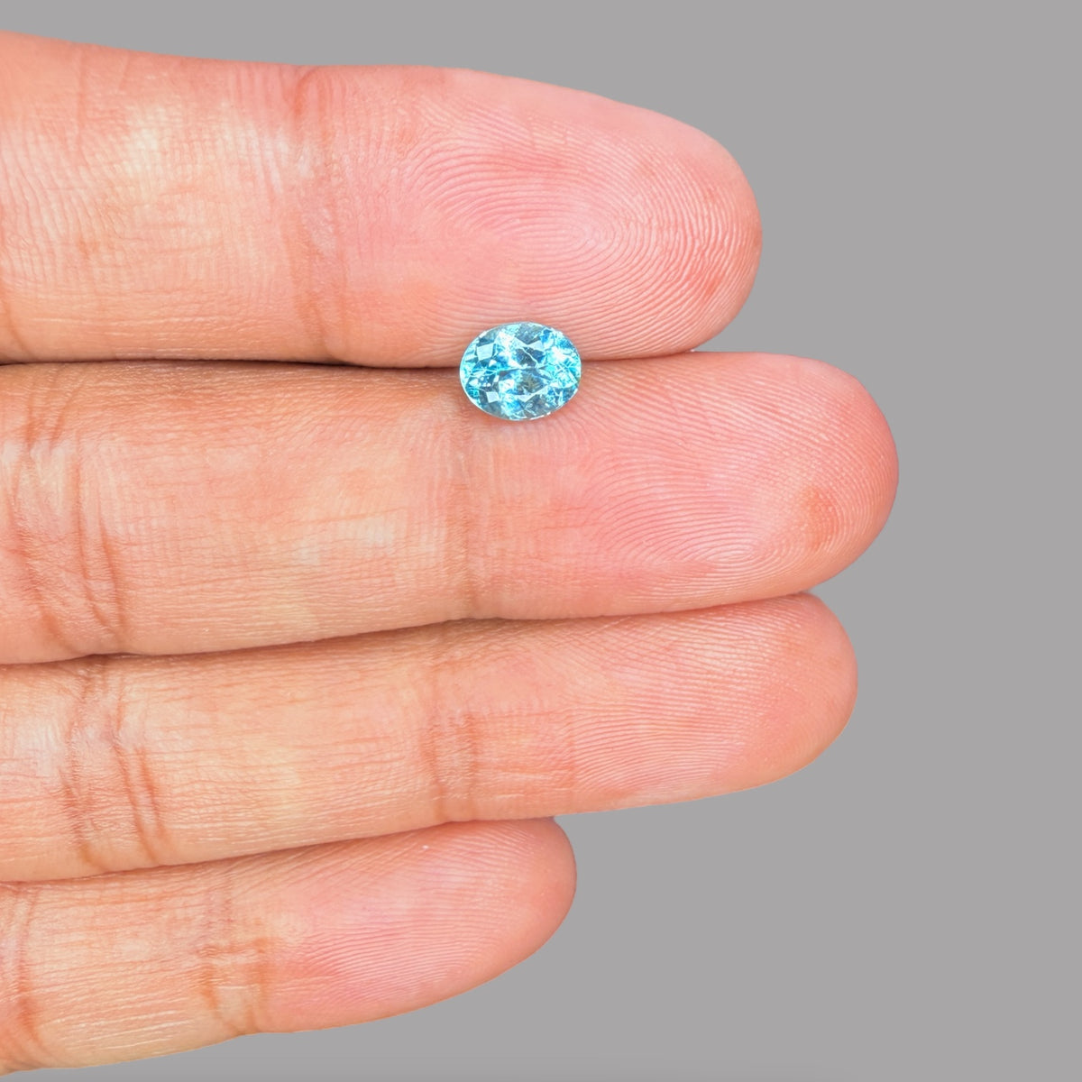 Paraiba Tourmaline Oval Cut 0.95 Carats 6.90 x 5.51 x 3.94 mm From Mozambique GIA Certified