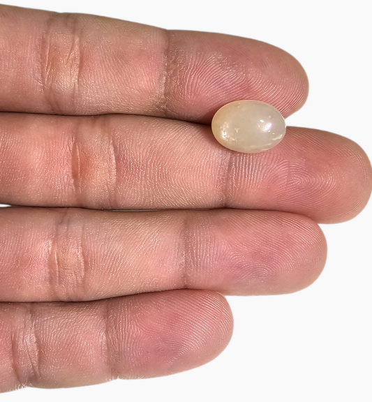 Natural Peach Moonstone Gemstone 4.58 Carats Oval Cabochon Shape 12.2x10mm