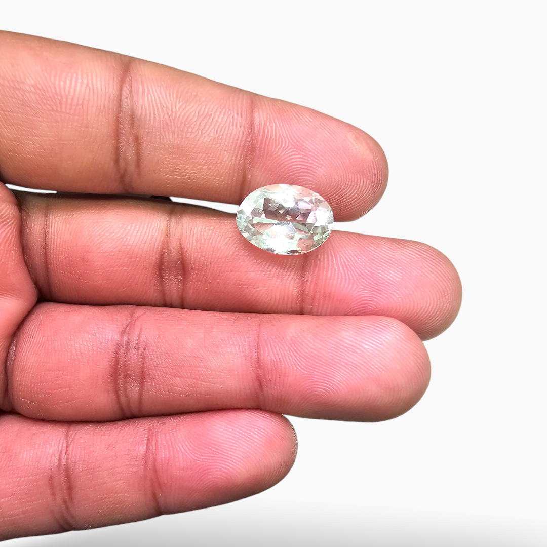loose Natural Green Amethyst  Stone 6.39 Carats Oval   ( 15x10  mm)