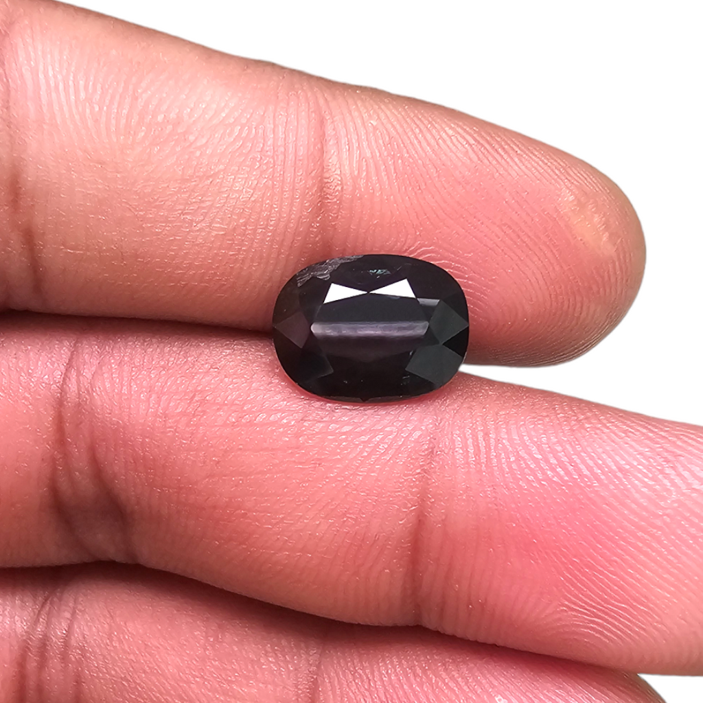 Natural Blue Sapphire Stone  From Australia 5.12 Carats Oval Shape 11.5 x 9 mm