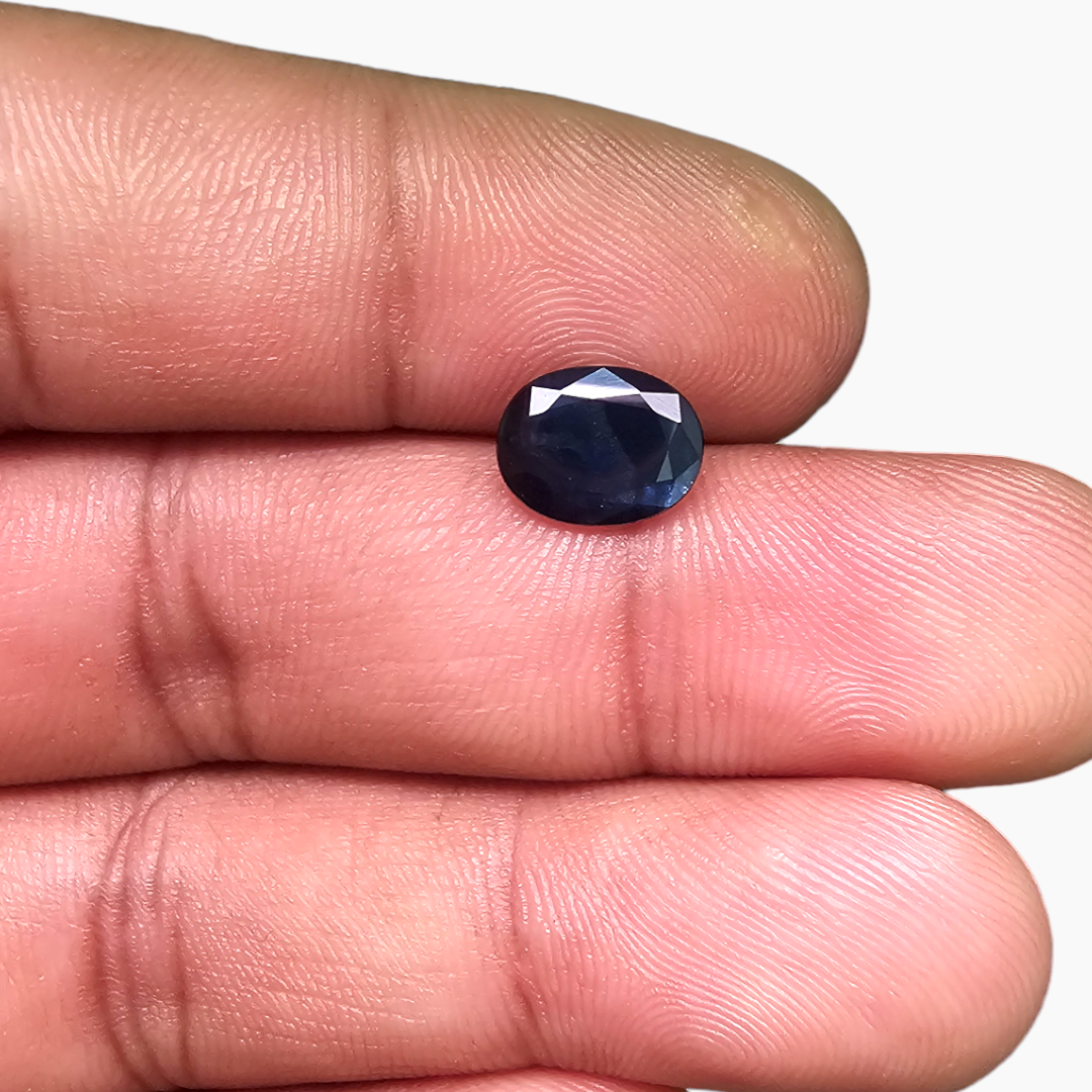 Natural Blue Sapphire Gemstone 2.4 Carats Oval Cut Shape
