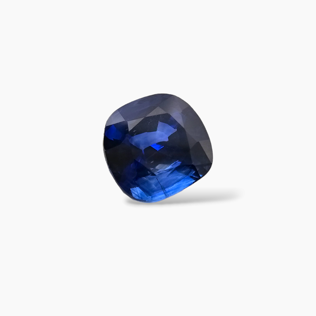 Blue Sapphire Oval Cut: 1.92 Carats, Natural Radiance from Africa