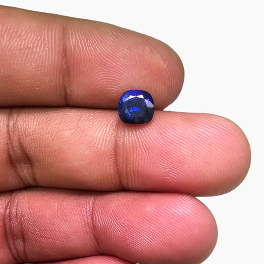 Blue Sapphire Oval Cut: 1.92 Carats, Natural Radiance from Africa