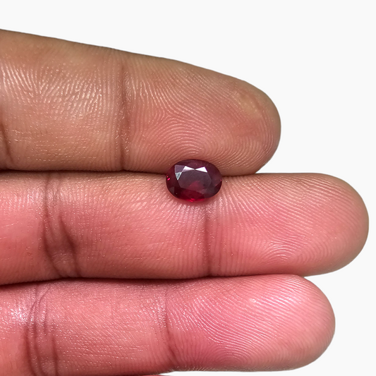 Exquisite 1.38 Carat Oval Cut Natural Ruby from Mozambique in Red Color