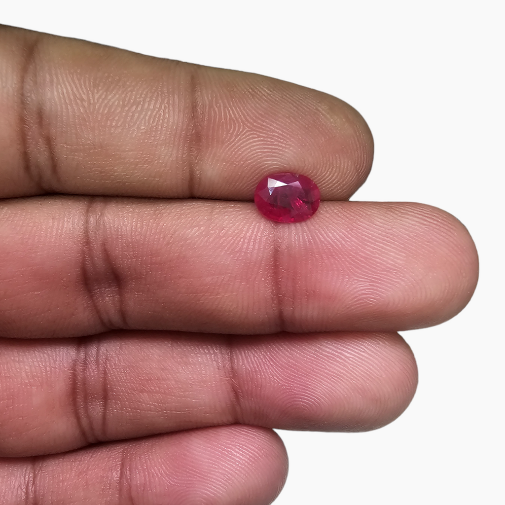 Mozambique Origin 1.26 Carats Natural Ruby in Red Color for Sale