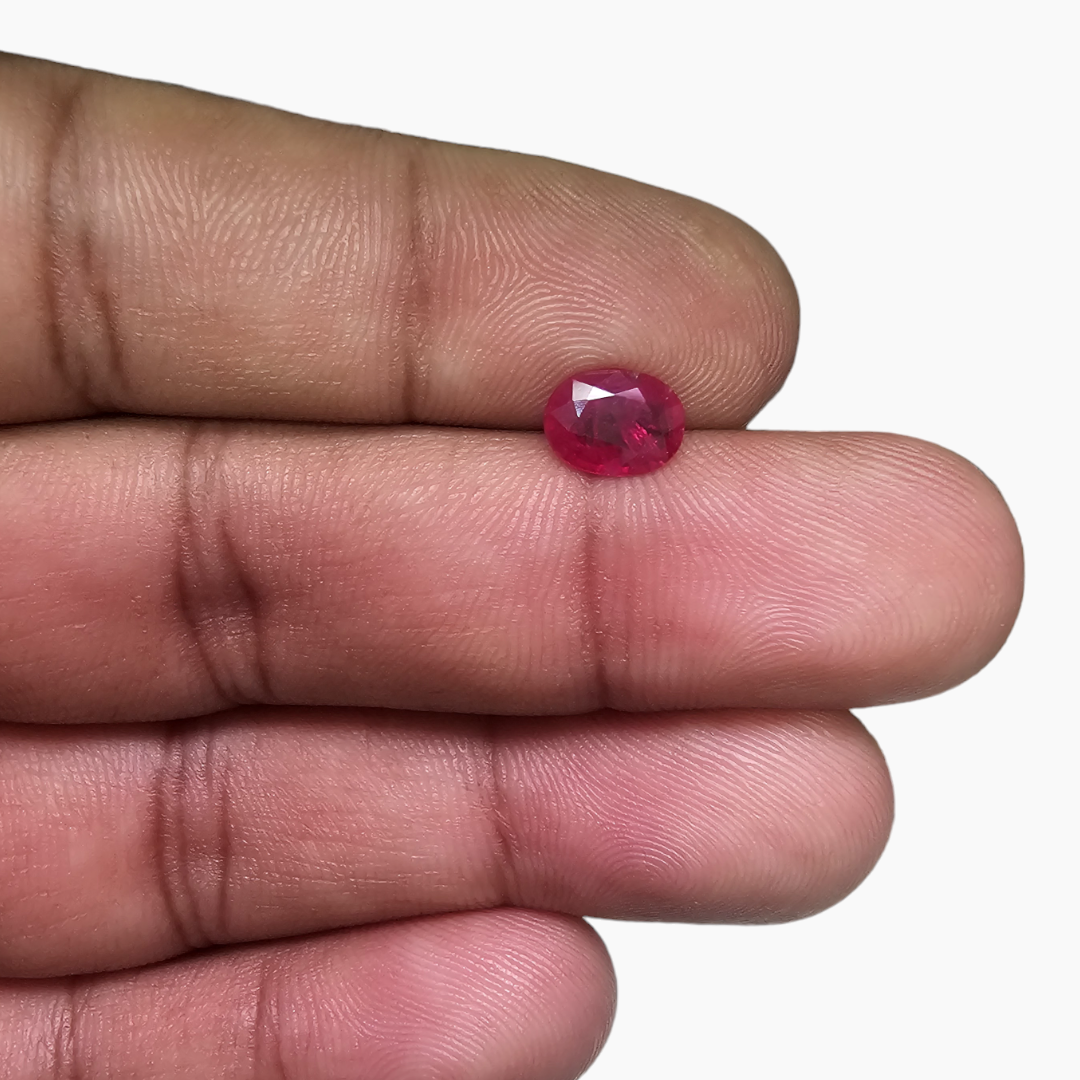 Mozambique Origin 1.26 Carats Natural Ruby in Red Color for Sale