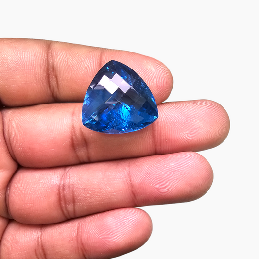 Natural Swiss Blue Topaz in 33 Carats with Trilliant Cut for Sale