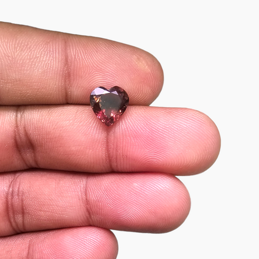 Natural Rubellite Tourmaline in Heart Shape with 2.34 Carats for Sale