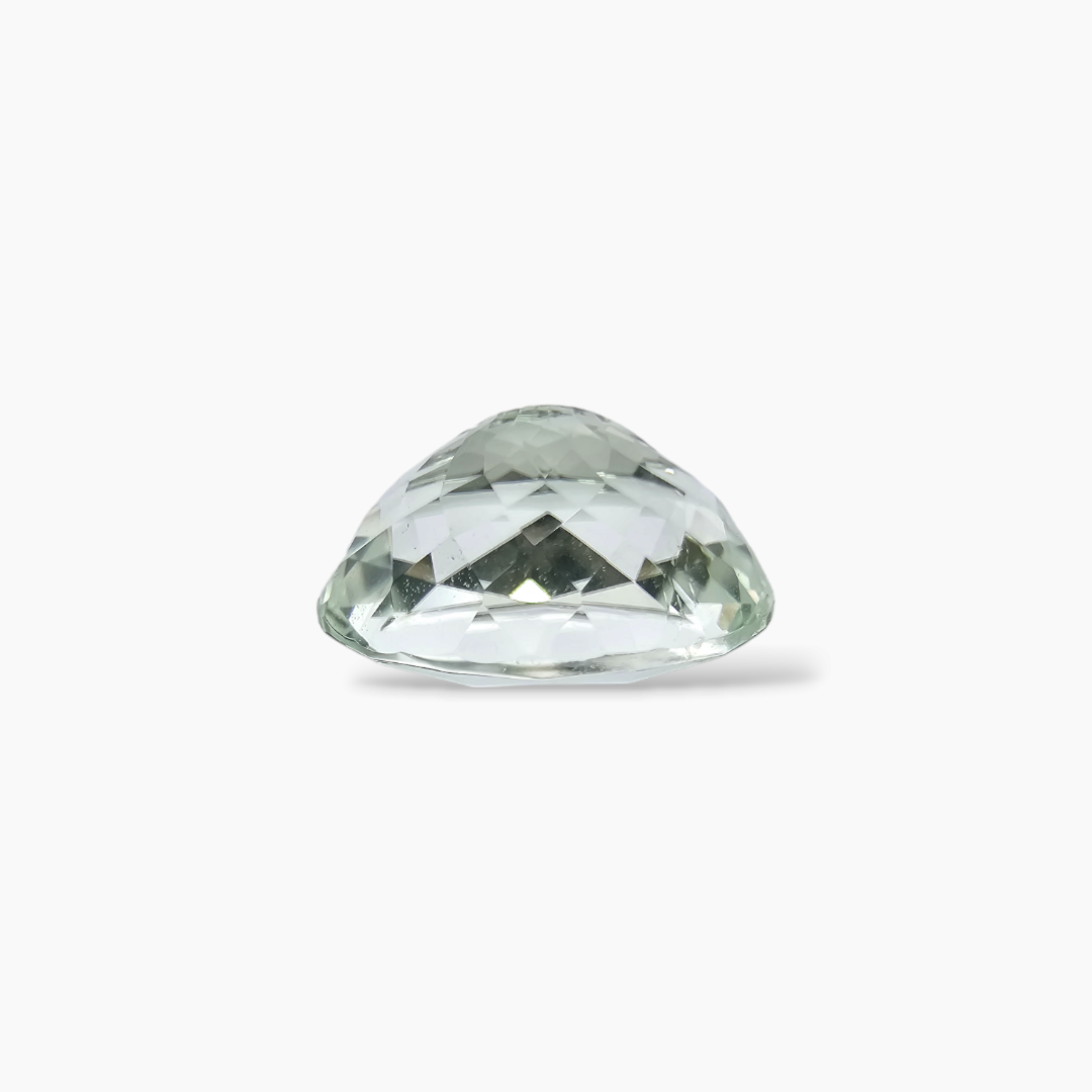 Natural Green Tourmaline Oval Shape in 4.67 Carats Weight for Sale