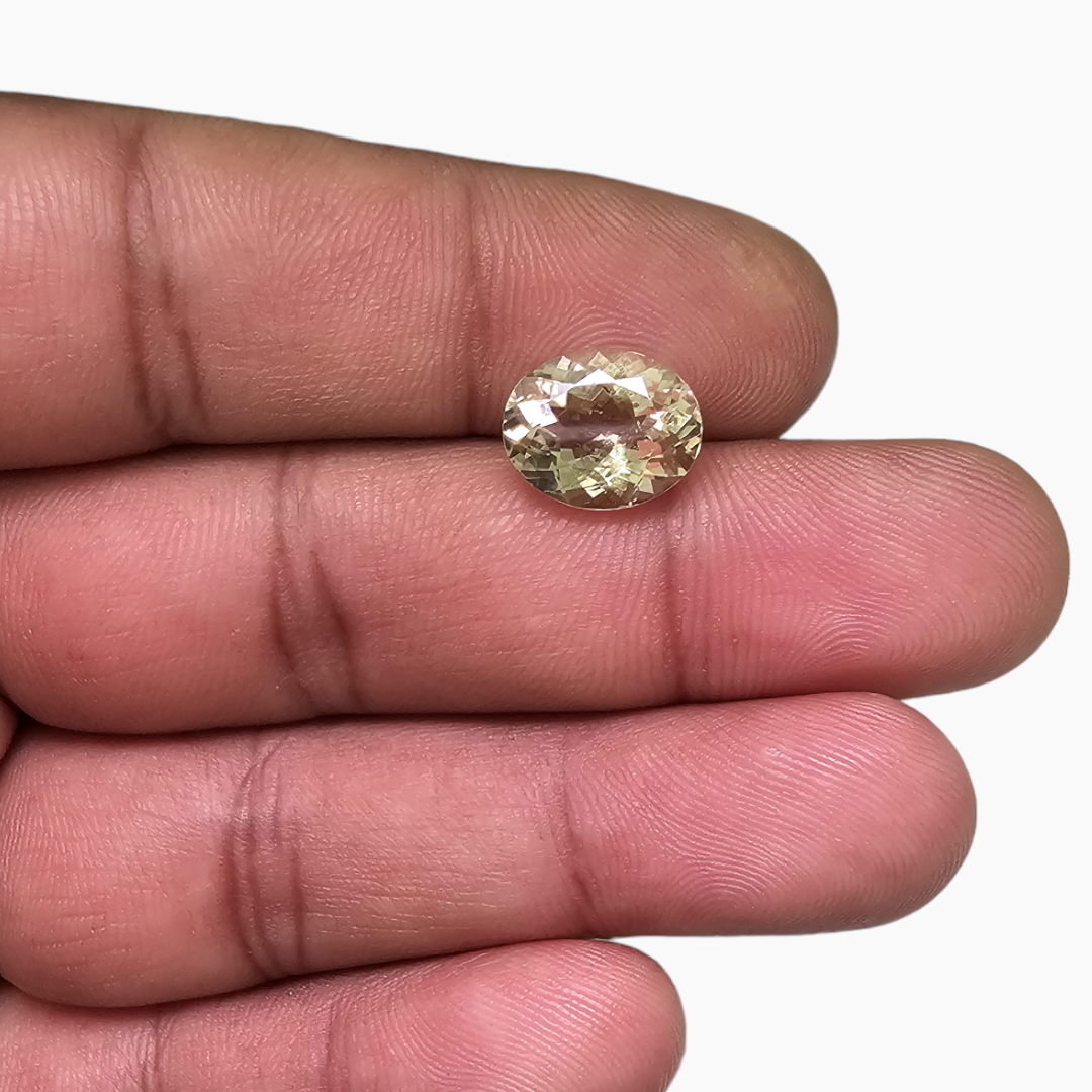 Natural Green Tourmaline Oval Cut 3.49 Carats in Green Color for Sale