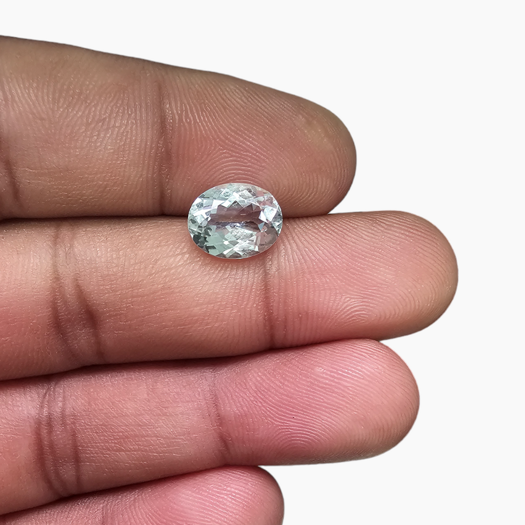 Natural Green Tourmaline Gemstone 2.62 Carats in Oval Shape for Sale
