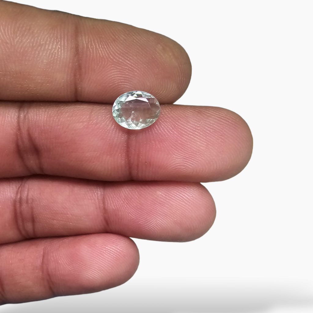 Natural Green Tourmaline Gemstone Oval Cut in 1.53 Carats for Sale