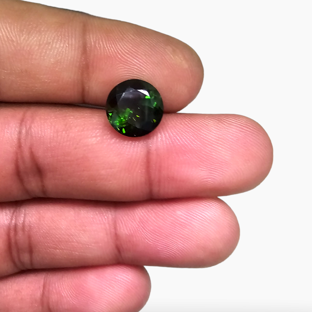 Natural Green Tourmaline Gemstone in Round Shape 4.60 Carats