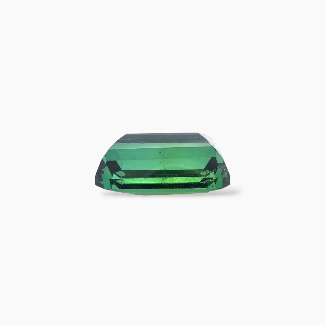 Natural Green Tourmaline in Emerald Cut with 5.25 Carats for Sale