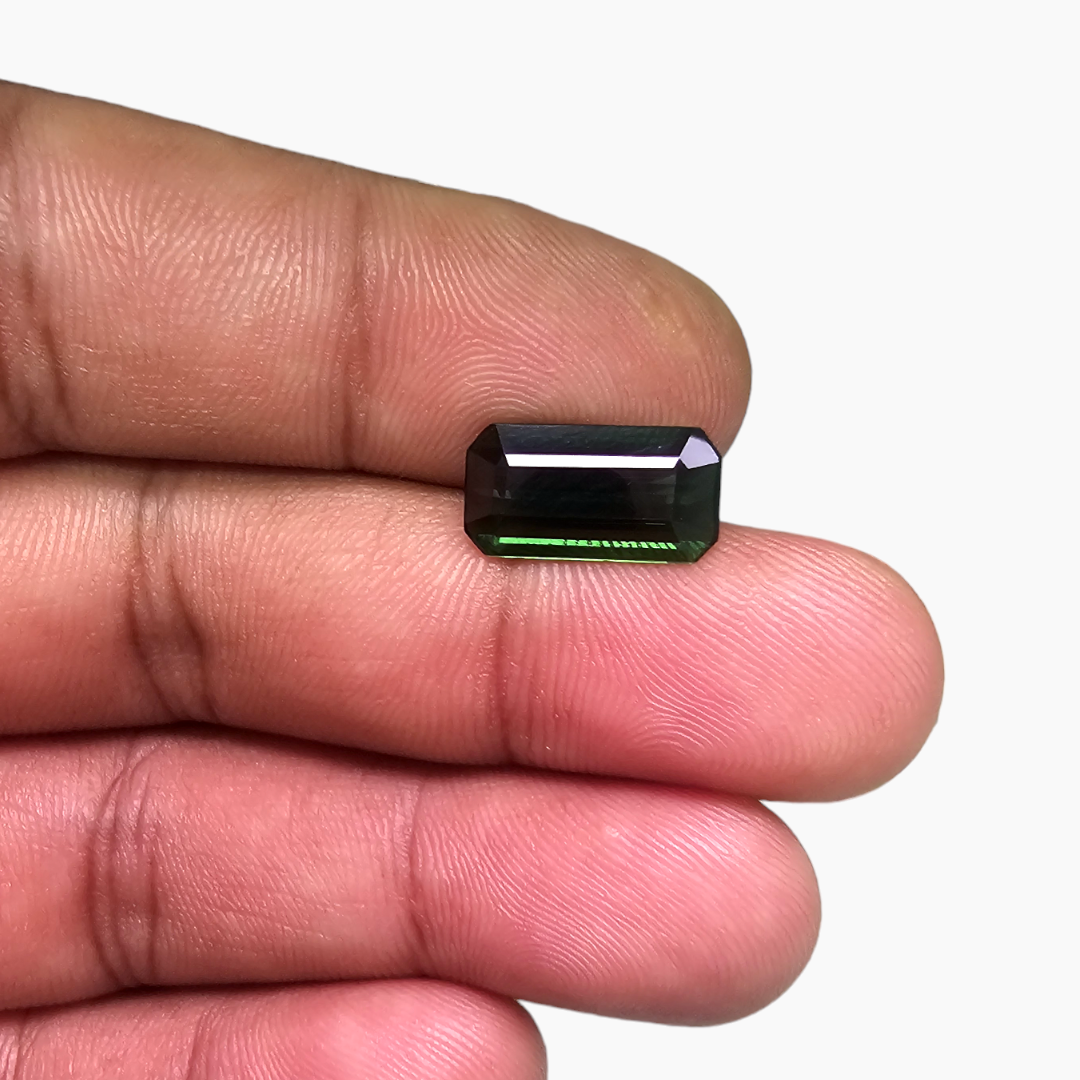 Natural Green Tourmaline Gemstone in 3.2 Carats Weight with 14 by 7 mm