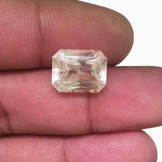 Natural Yellow Sapphire Gemstone 6.58 Crats Emerald Cut Shape