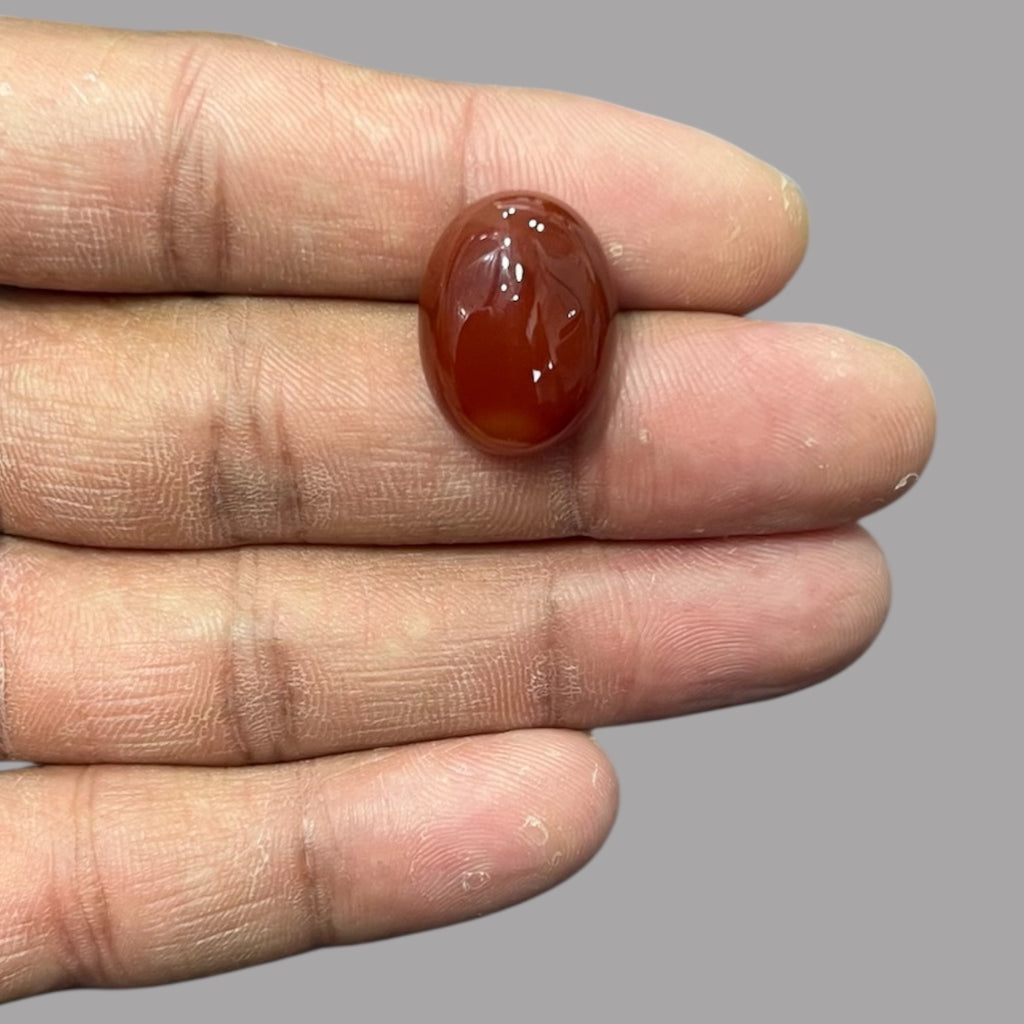 Natural Agate Oval Cabochon (Aqeeq Stone) 16.40 Carats 19.9 x 15 x 7.2 mm sulemani Aqeeq