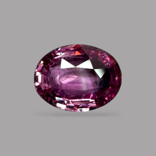Oval Shape in Pink Sapphire Gemstone 2.02 Carats & 9.14 × 6.86 x 3.34 mm Size