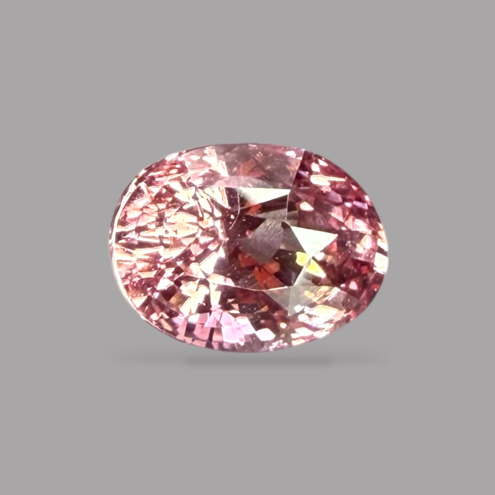 Oval Shape in Pink Sapphire Gemstone 1.57 Carats & 7.4 × 5.3 x 4.7 mm Size