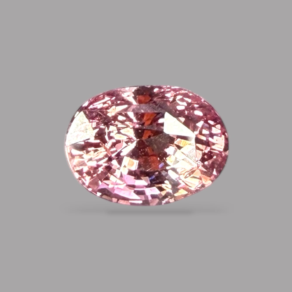 Oval Shape in Pink Sapphire Gemstone 1.57 Carats & 7.4 × 5.3 x 4.7 mm Size