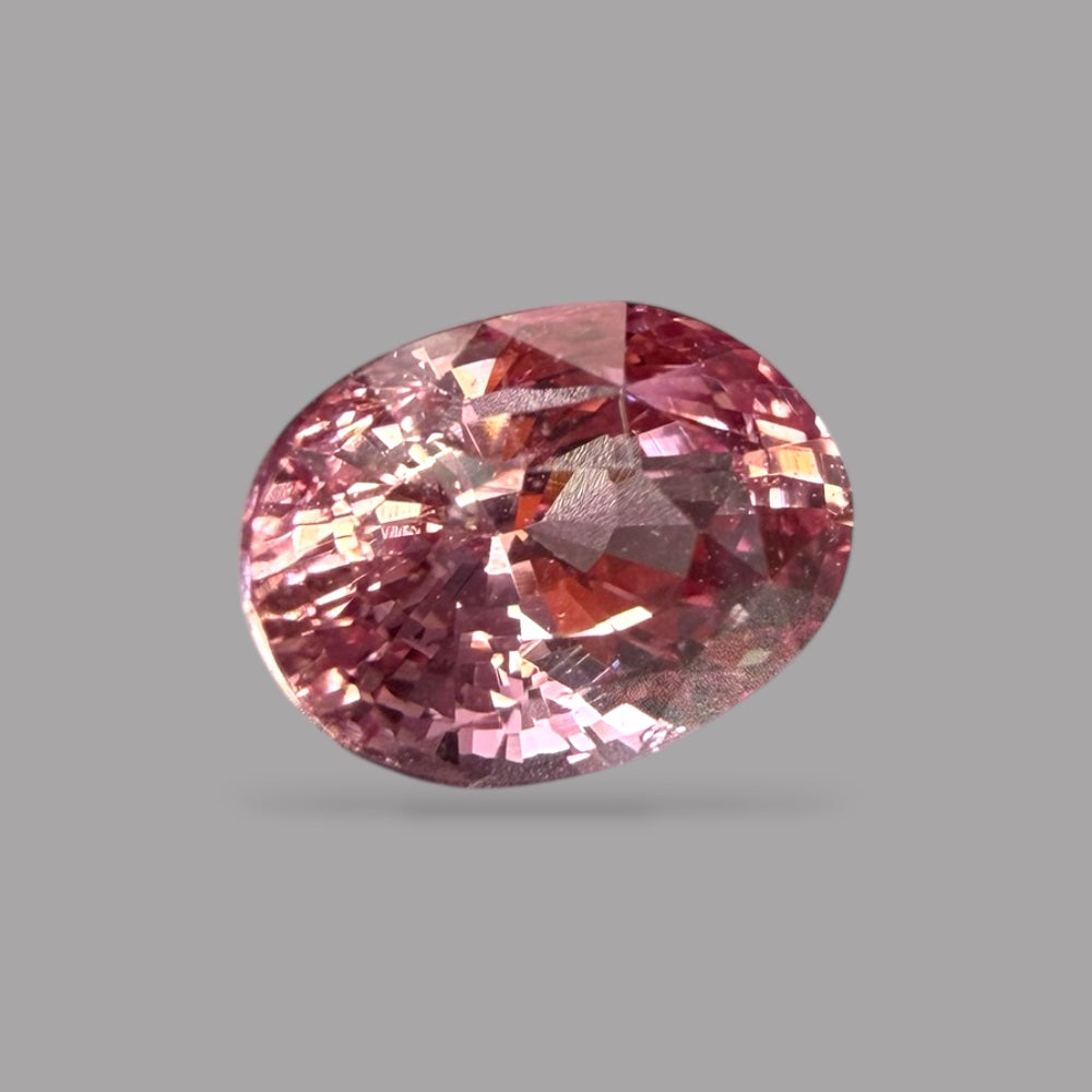 Oval Shape in Pink Sapphire Gemstone 1.57 Carats & 7.4 × 5.3 x 4.7 mm Size