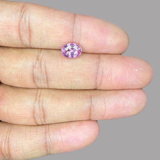 Oval Shape in Pink Sapphire Gemstone 2.20 Carats & 8.8 × 6.5 x 4.7 mm Size