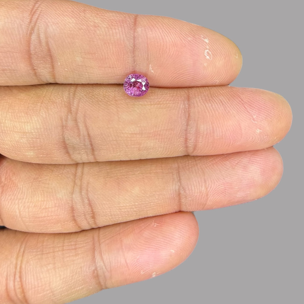 Oval Shape in Natural Pink Sapphire Gemstone 1.05 Carats & 5.7 x 5.2 mm Size