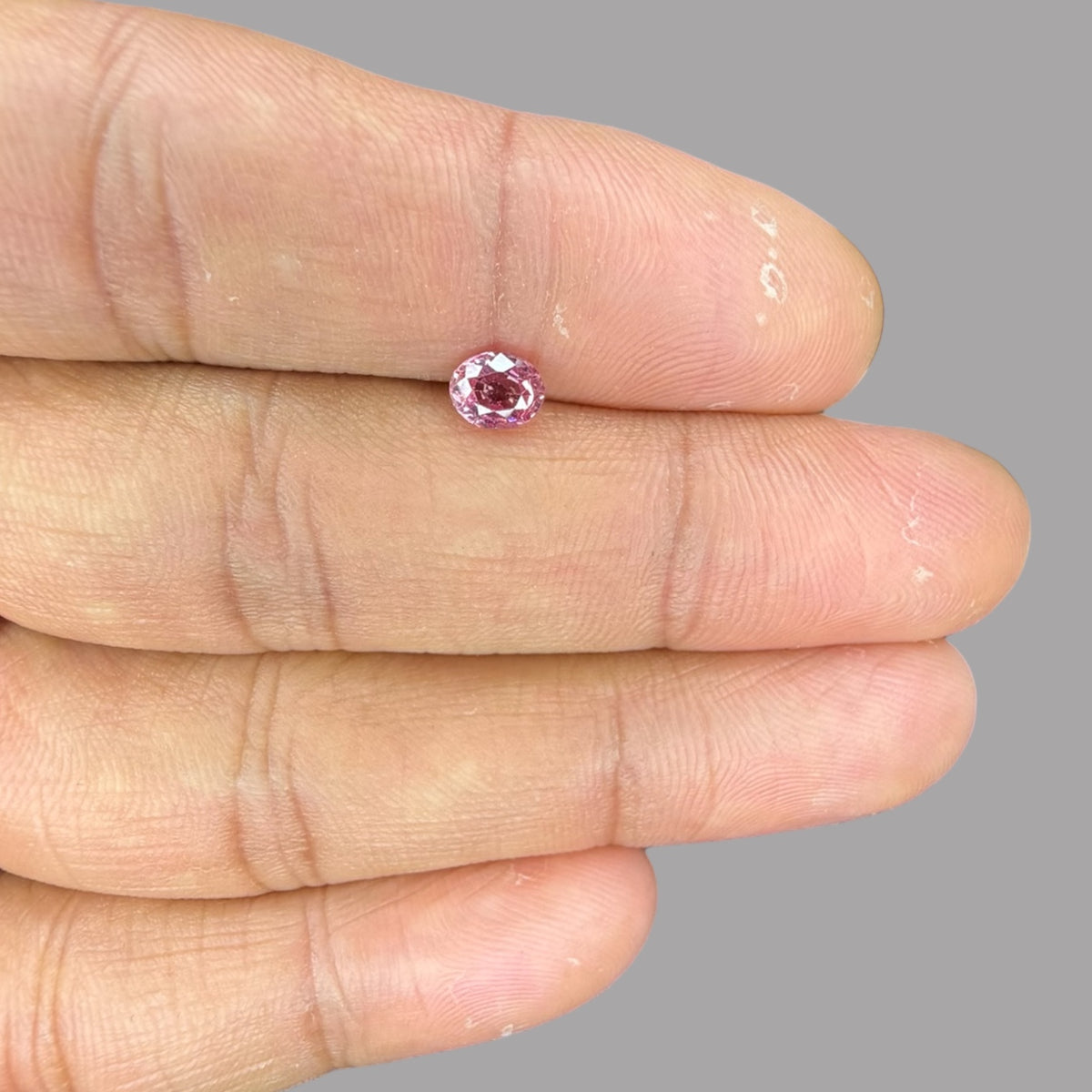 Oval Shape in Natural Pink Sapphire Gemstone 0.83 Carats & 5.8 x 4.7 mm Size