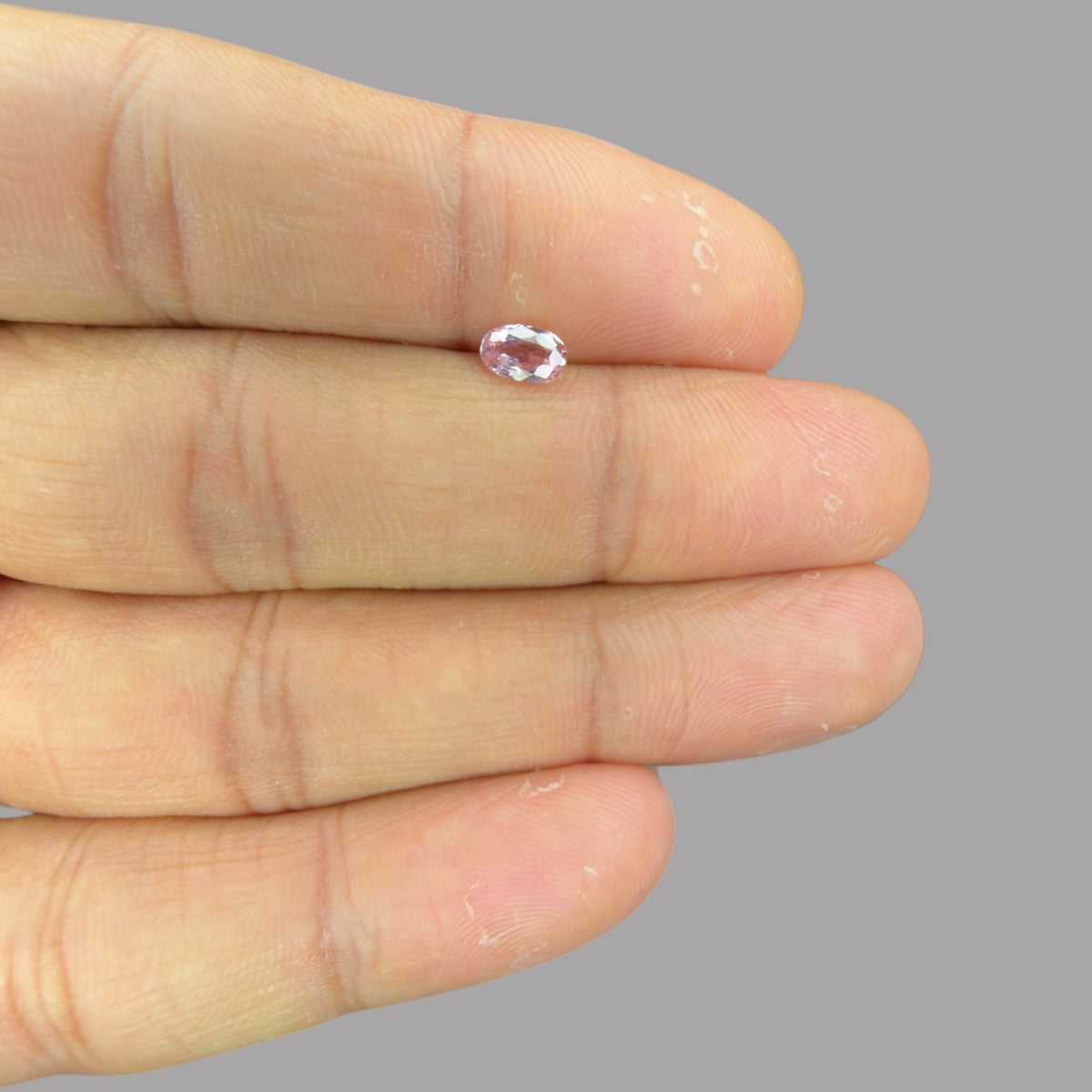 Oval Shape in Natural Pink Sapphire Gemstone 0.52 Carats & 6 x 3.8 mm Size