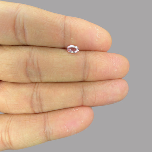 Oval Shape in Natural Pink Sapphire Gemstone 0.52 Carats & 6 x 3.8 mm Size