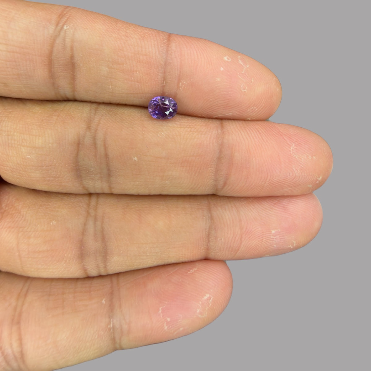Oval Shape in Natural RebeccaPurple Sapphire Gemstone 0.95 Carats & 5.9 x 4.7 mm Size