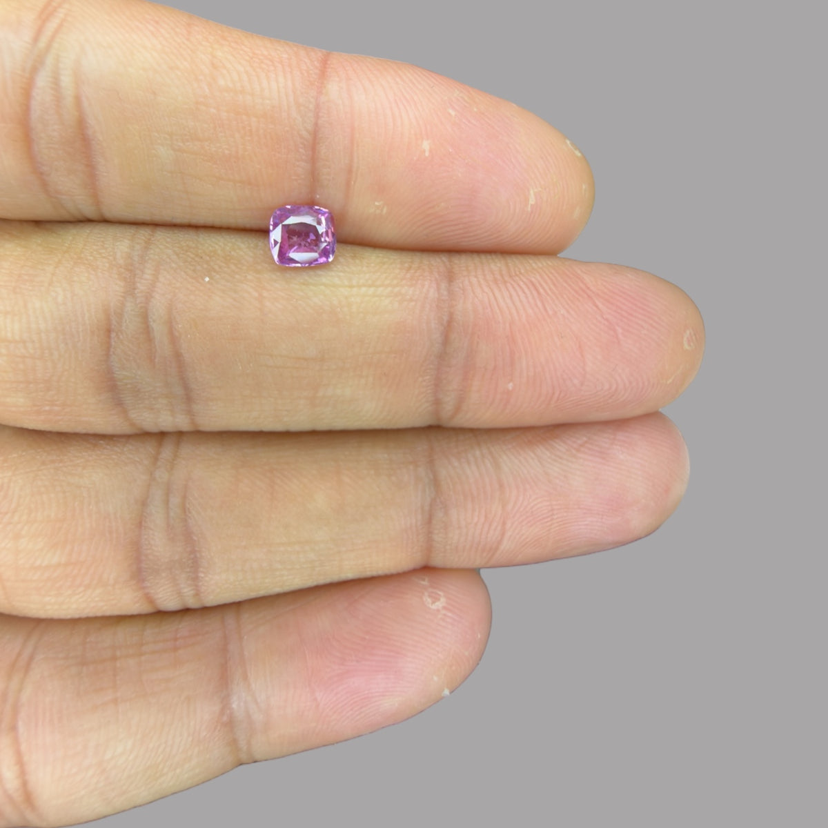 Cushion Cut Shape in Purple Sapphire Gemstone 0.77 Carats & 5.5 x 5.1 mm Size