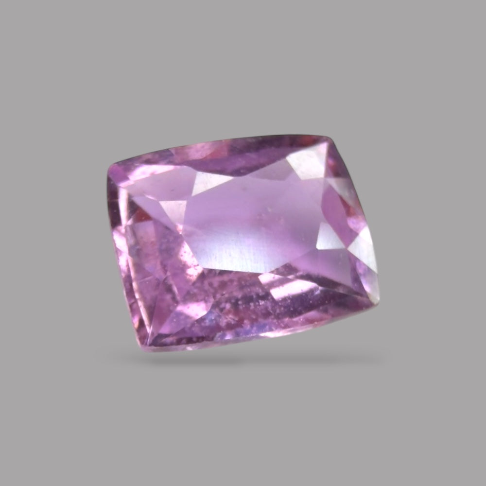 Cushion Cut Shape in Purple Sapphire Gemstone 0.92 Carats & 6.2 x 5.1 mm Size