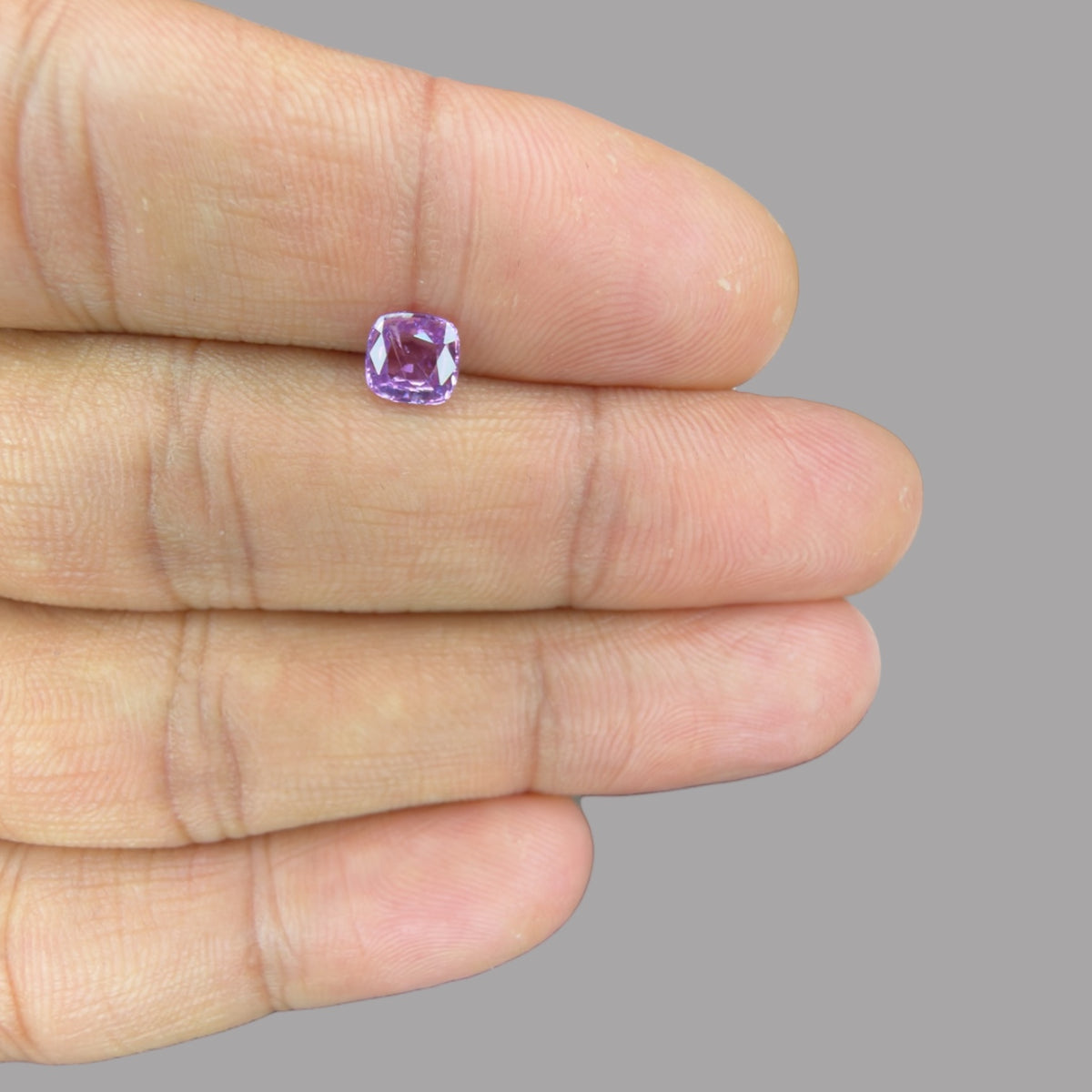 Cushion Cut Shape in Purple Sapphire Gemstone 0.91 Carats & 5.8 x 5.4 mm Size