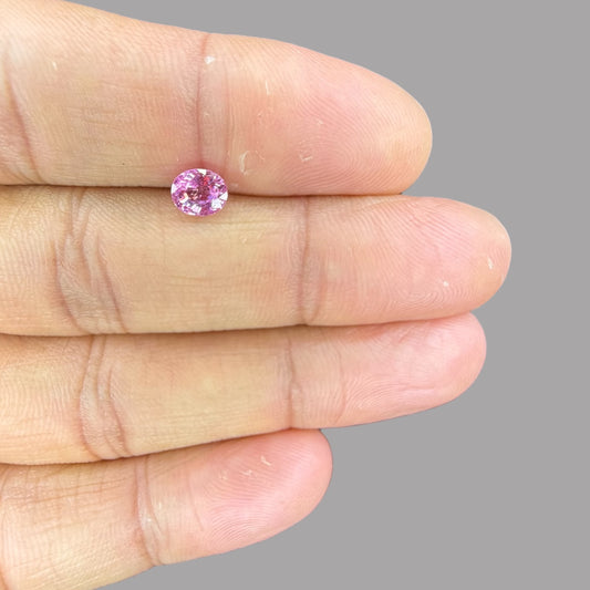Oval Shape in Pink Sapphire Gemstone 0.97 Carats & 6.1 x 5.1 x 3.7 mm Size