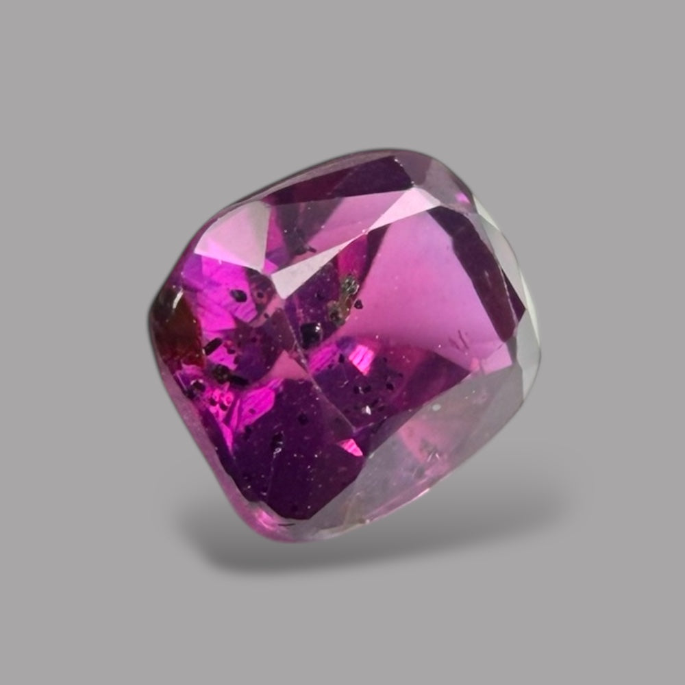 Cushion Cut Shape in Purple Sapphire Gemstone 0.77 Carats & 5.3 x 4.4 mm Size
