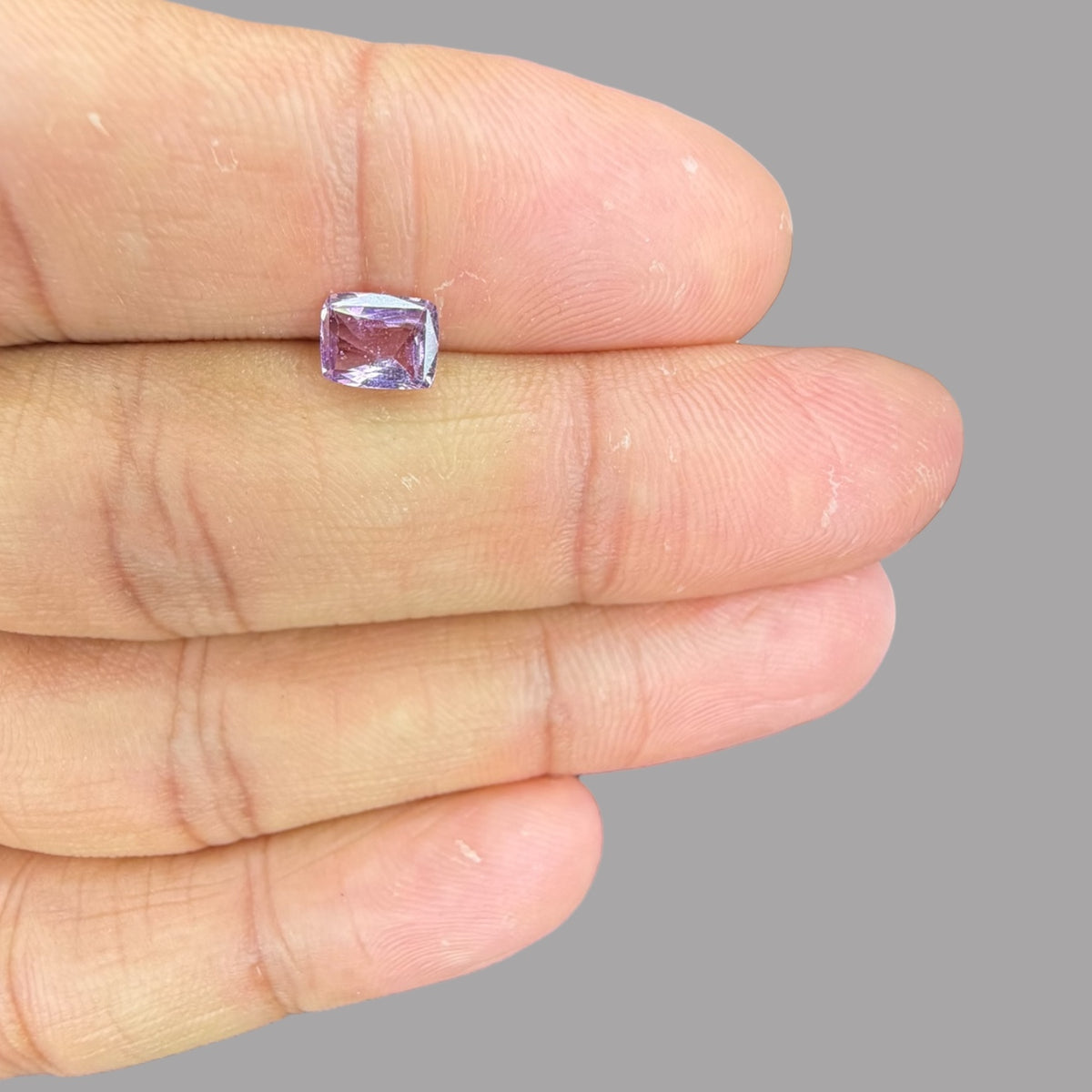 Cushion Cut Shape in Purple Sapphire Gemstone 1.16 Carats & 6.7 x 5.1 mm Size