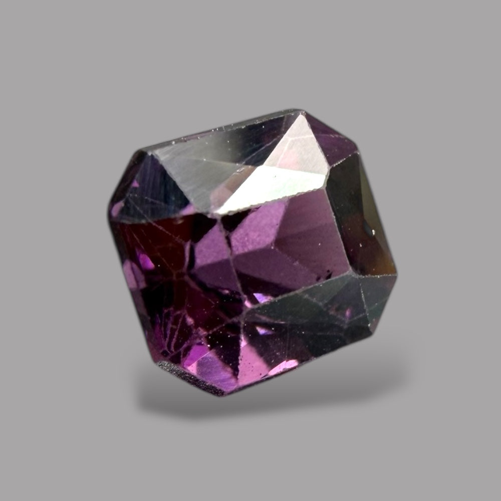 Emerald Cut Shape in Purple Sapphire Gemstone 1.07 Carats & 5.5 x 5.1 mm Size