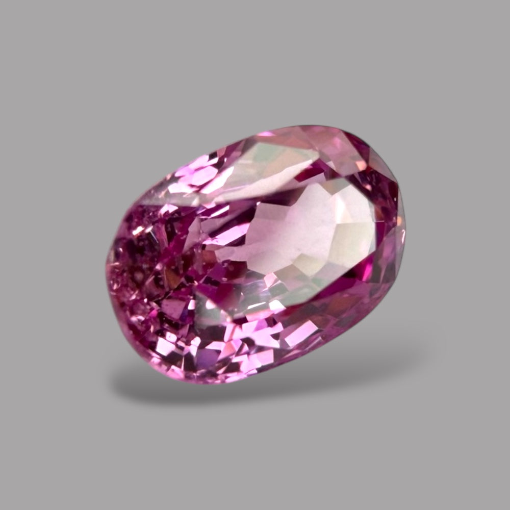 Oval Shape in Pink Sapphire Gemstone 1.11 Carats & 6.7 x 4.4 mm Size