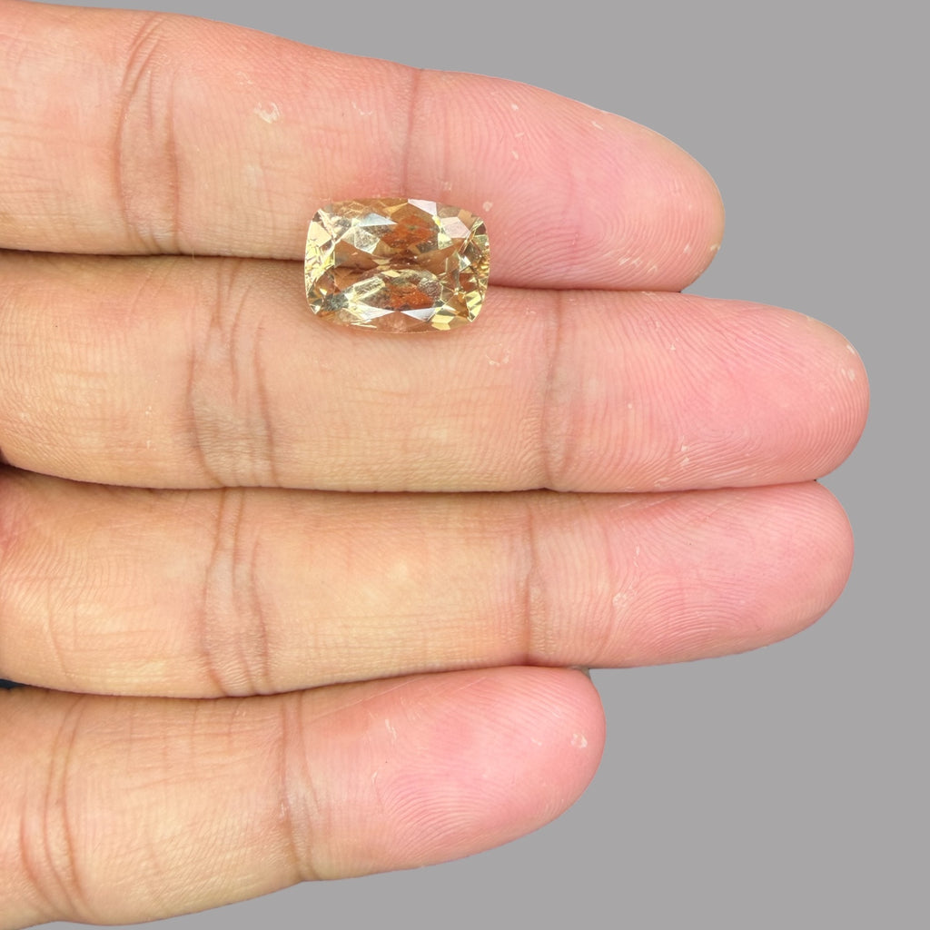 Natural Heliodor Stone 6.18 Carats Cushion Cut Shape 13.9 x 10.1 x 6.7 mm