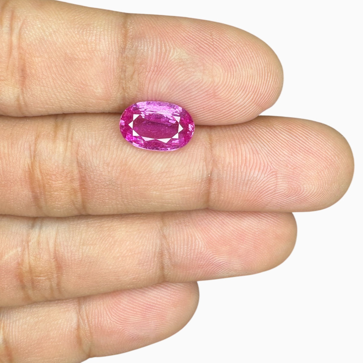 Pink sapphire Oval Stone 4.05 Carats 12.10 X 7.94 X 4.29 mm